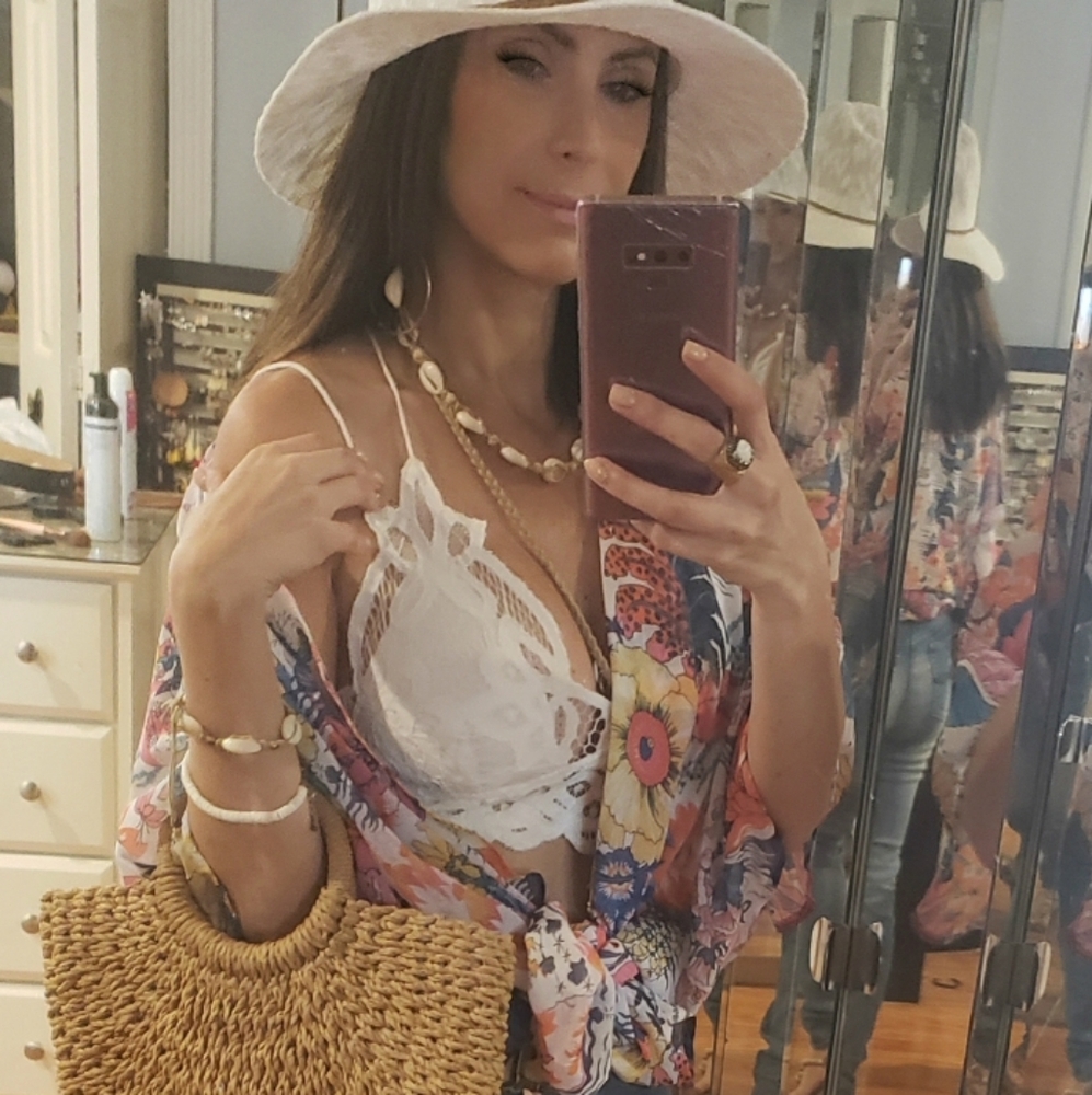 Meet your Posher, Leila